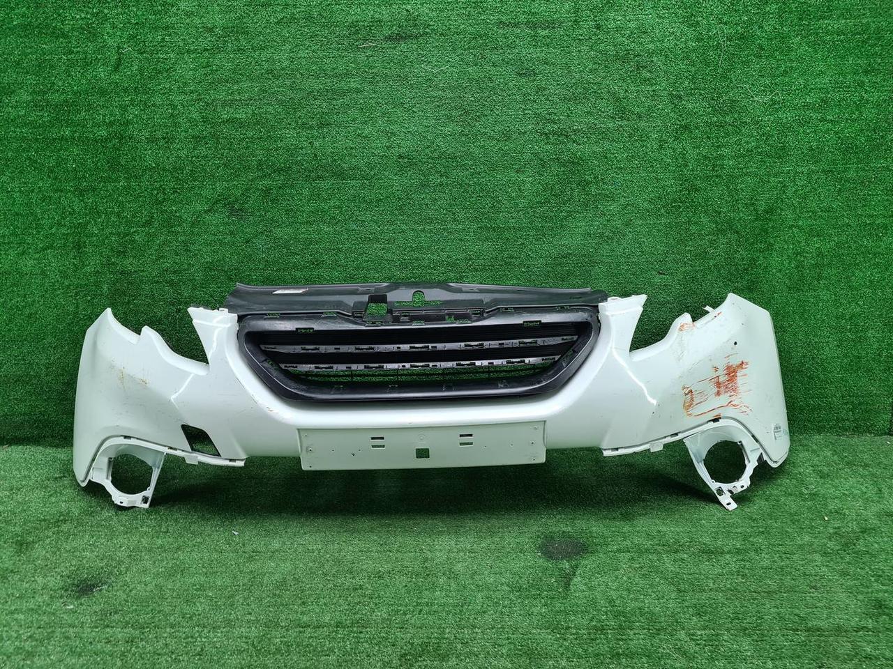 Бампер передний Peugeot 2008 (2013-2016)