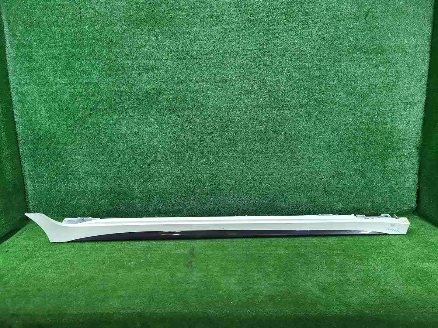 Накладка порога правая Mercedes CLS c257 17-23 AMG
