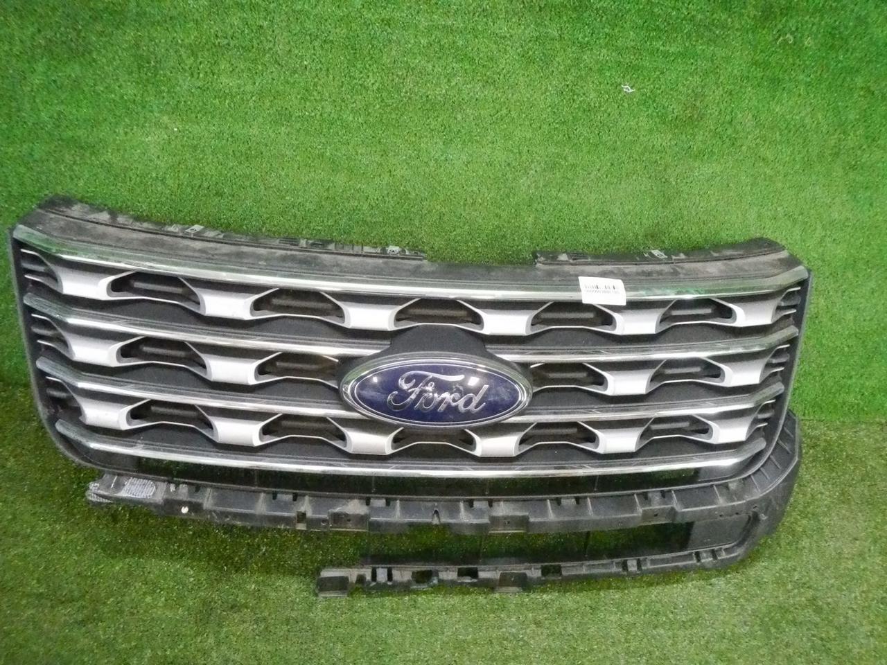 Решетка радиатора Ford Explorer 5 U502 (2015-2018)