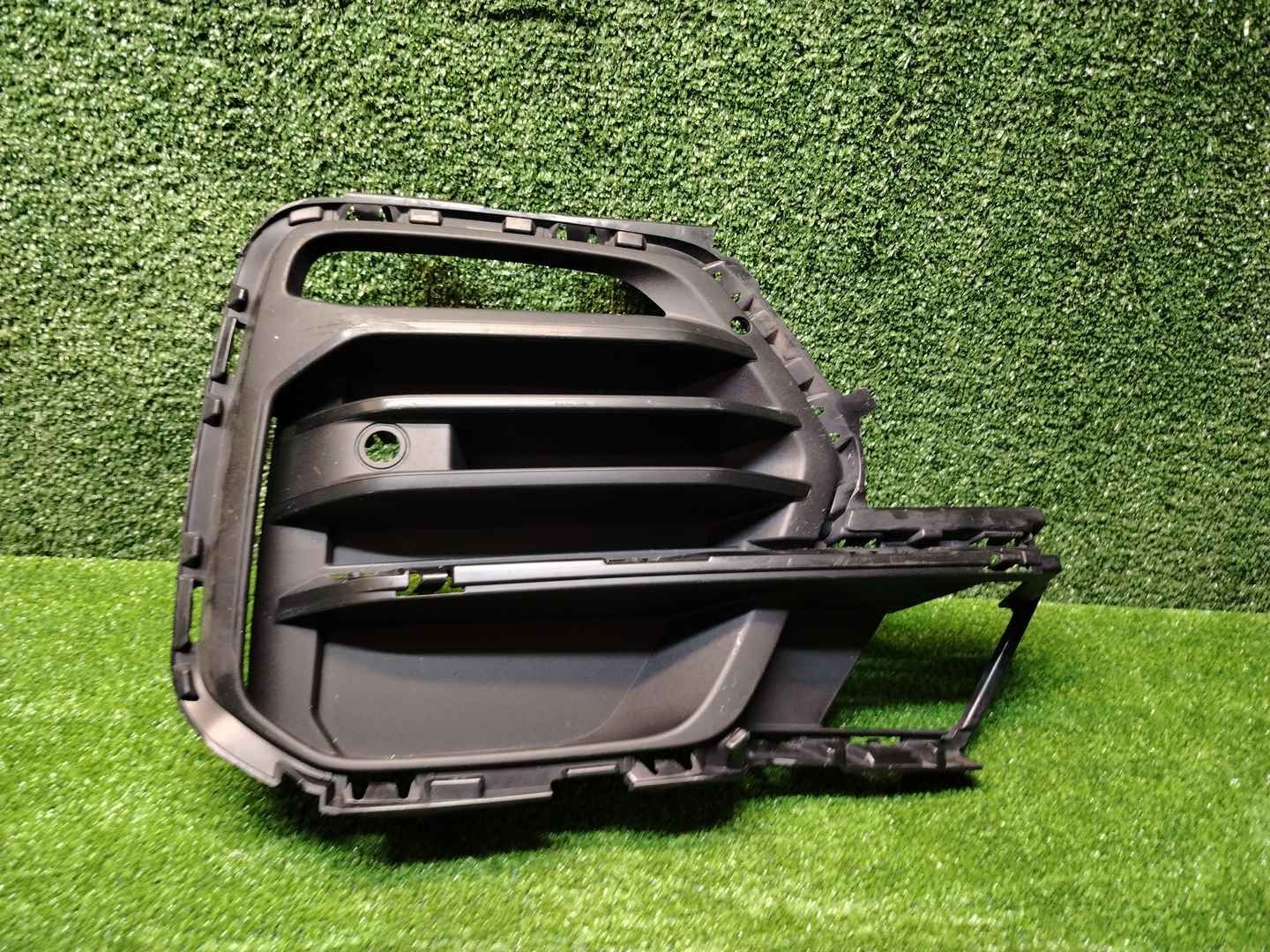 Накладка ПТФ правая BMW X5 G05 (2018-2023)