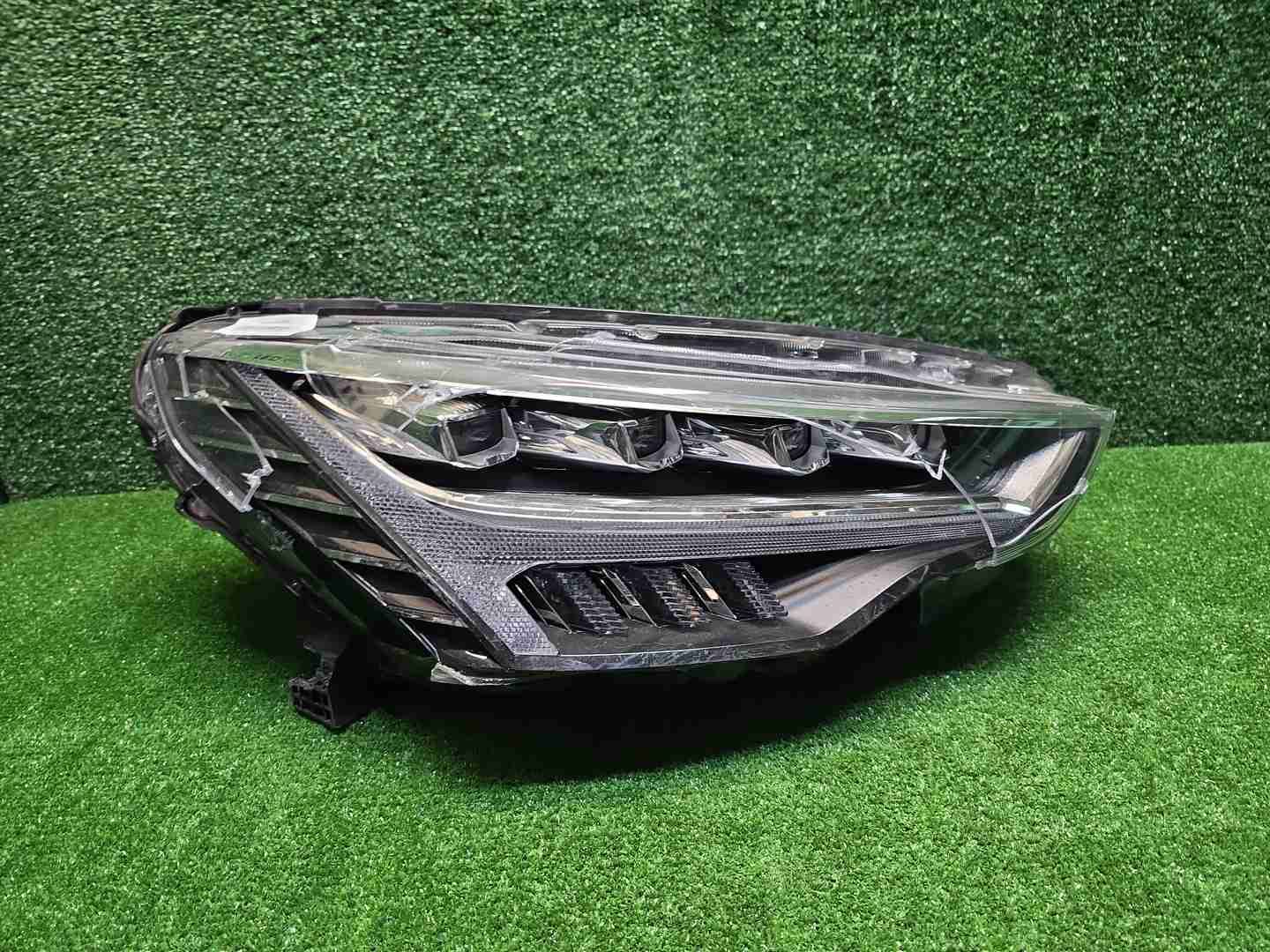 Битая Фара правая Haval Jolion (2021-н.в.) LED