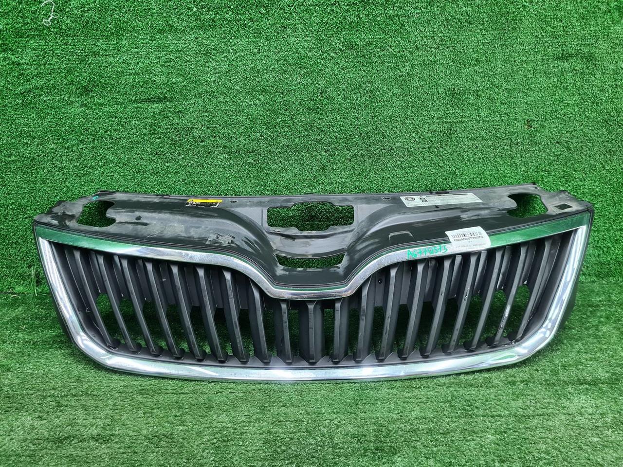 Решетка радиатора Skoda Rapid 1 (2012-2020)