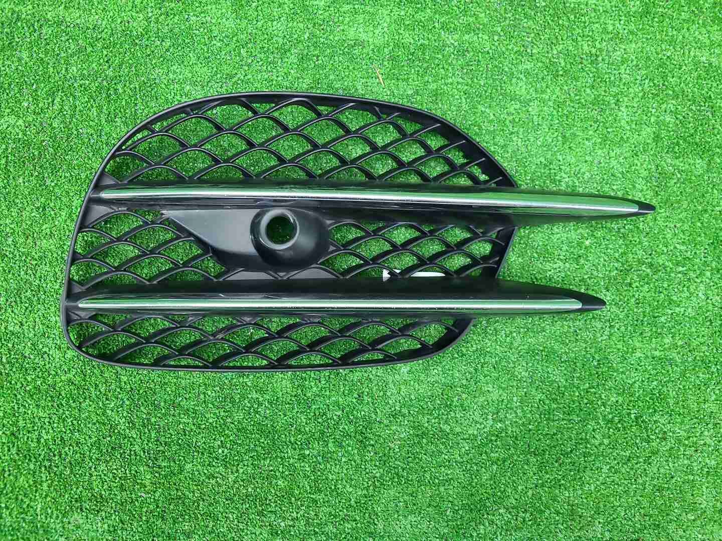 Решетка бампера правая Mercedes S W222 (17-20) AMG