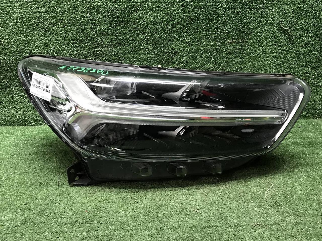 Фара правая Volvo XC40 (2017-2022) LED