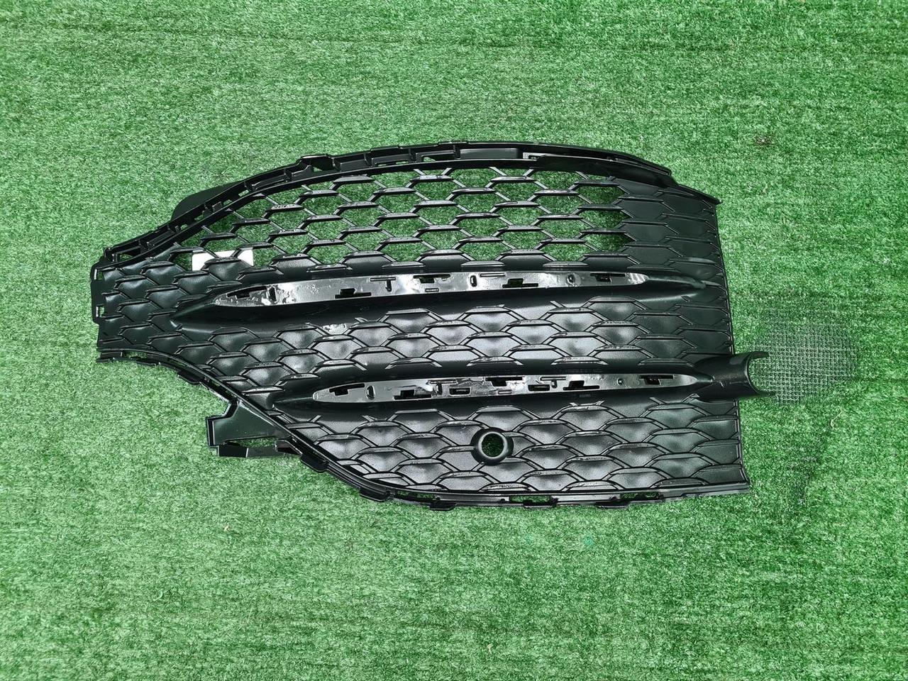 Решетка перед. бампера Mercedes GLE V167 18-24 AMG