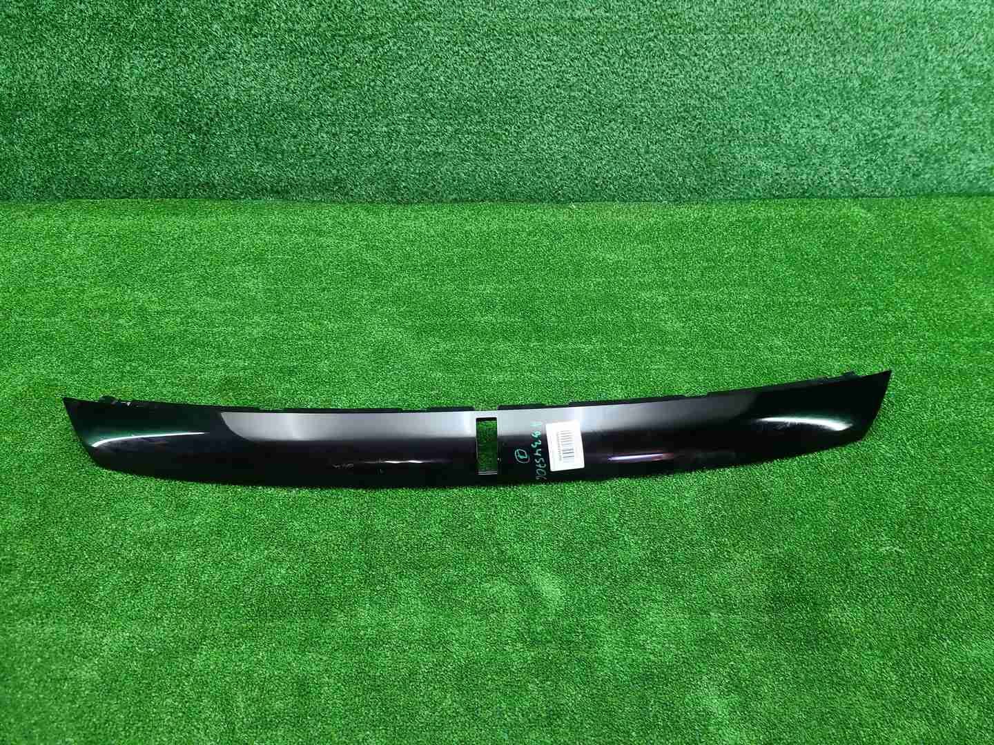 Накладка решетки радиатора Hongqi HS3 (2023-н.в.)