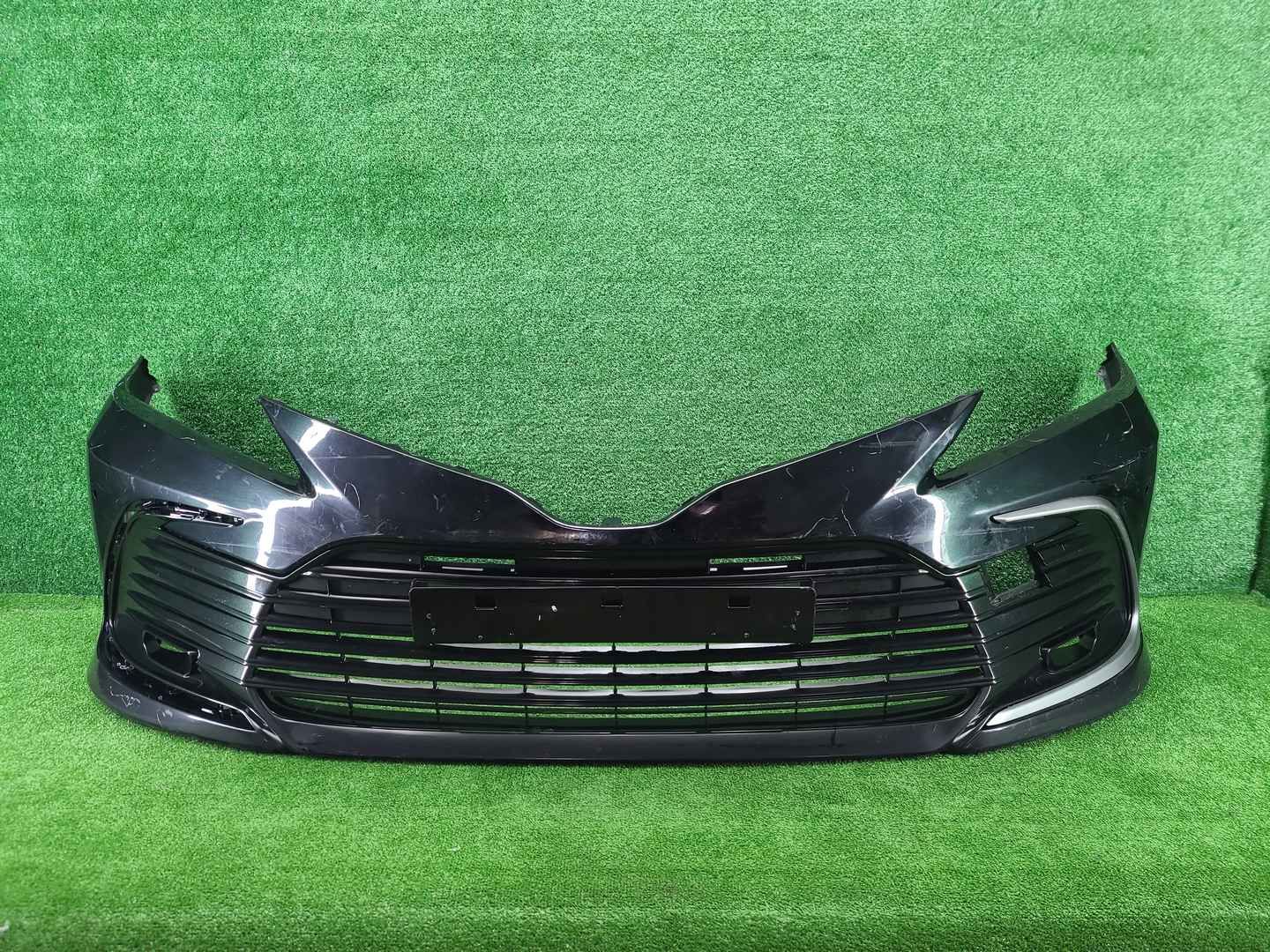 Бампер передний Toyota Camry xv70 (2020-2025)