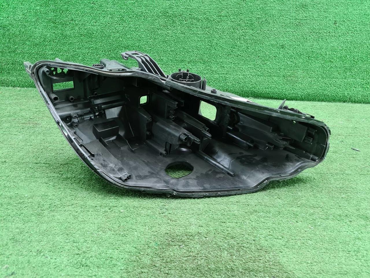 Корпус фары правый BMW 8er G14 G15 G16 (2018-2022)