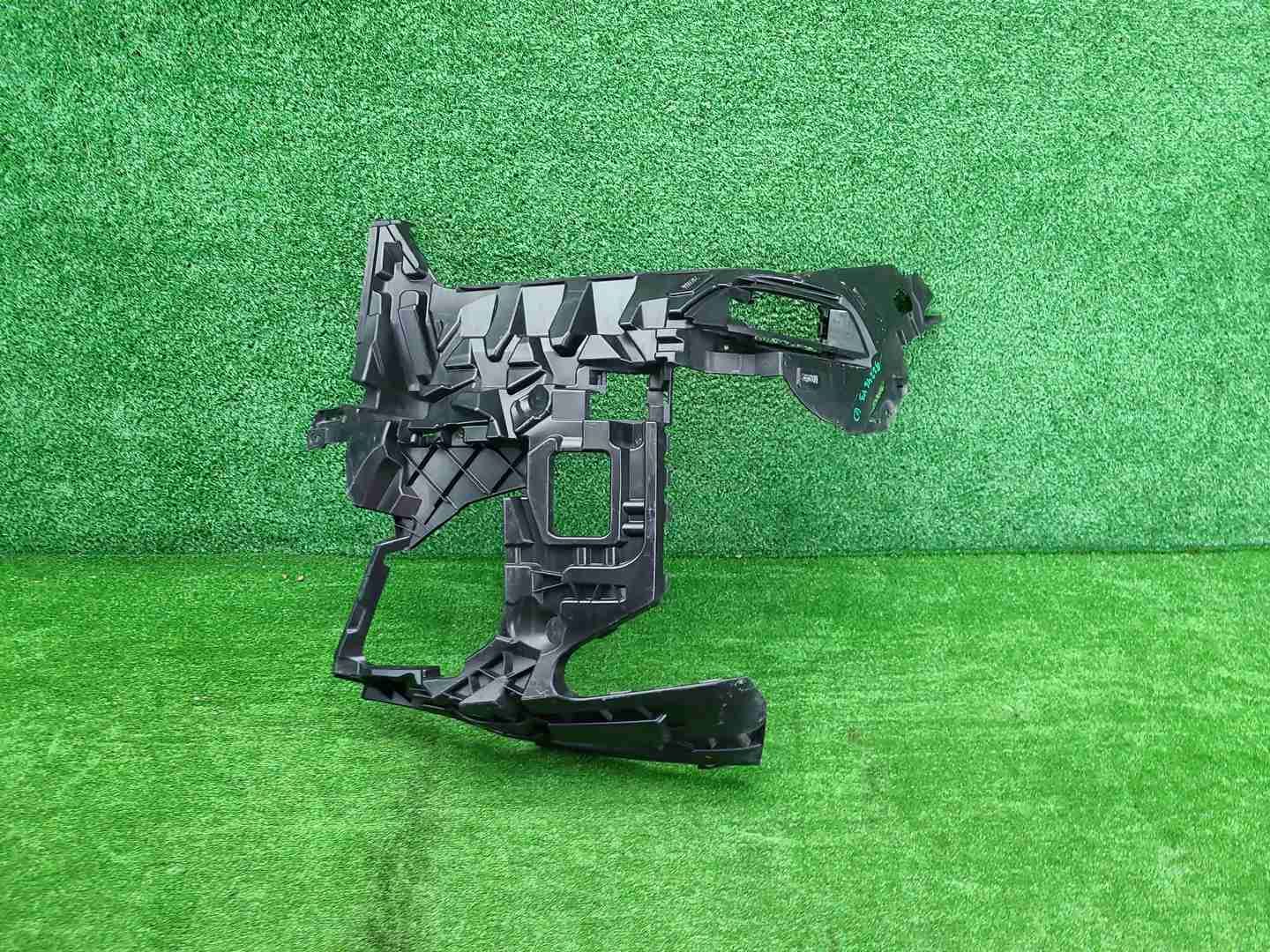Кронштейн перед. бампера BMW X5 G05 23-нв M-paket
