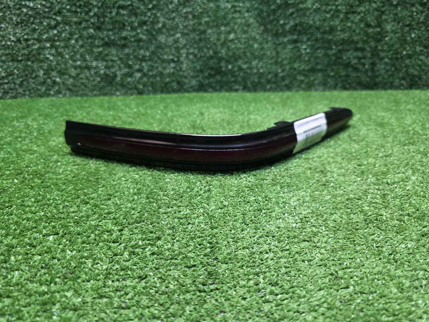 Накладка решетки радиатора Hongqi H5 2 (22-нв)