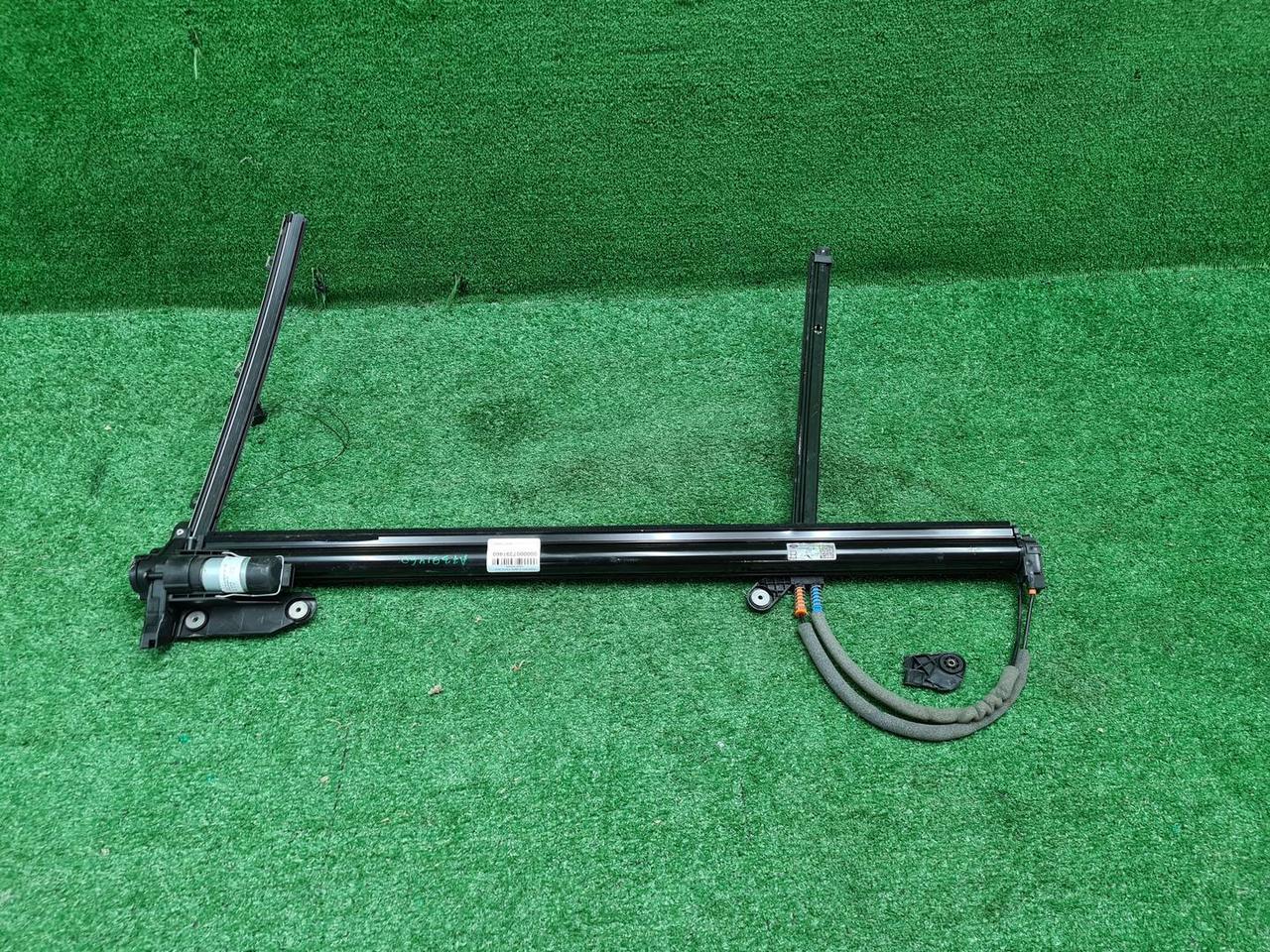 Шторка двери задняя Range Rover Vogue 5 L460 21-нв