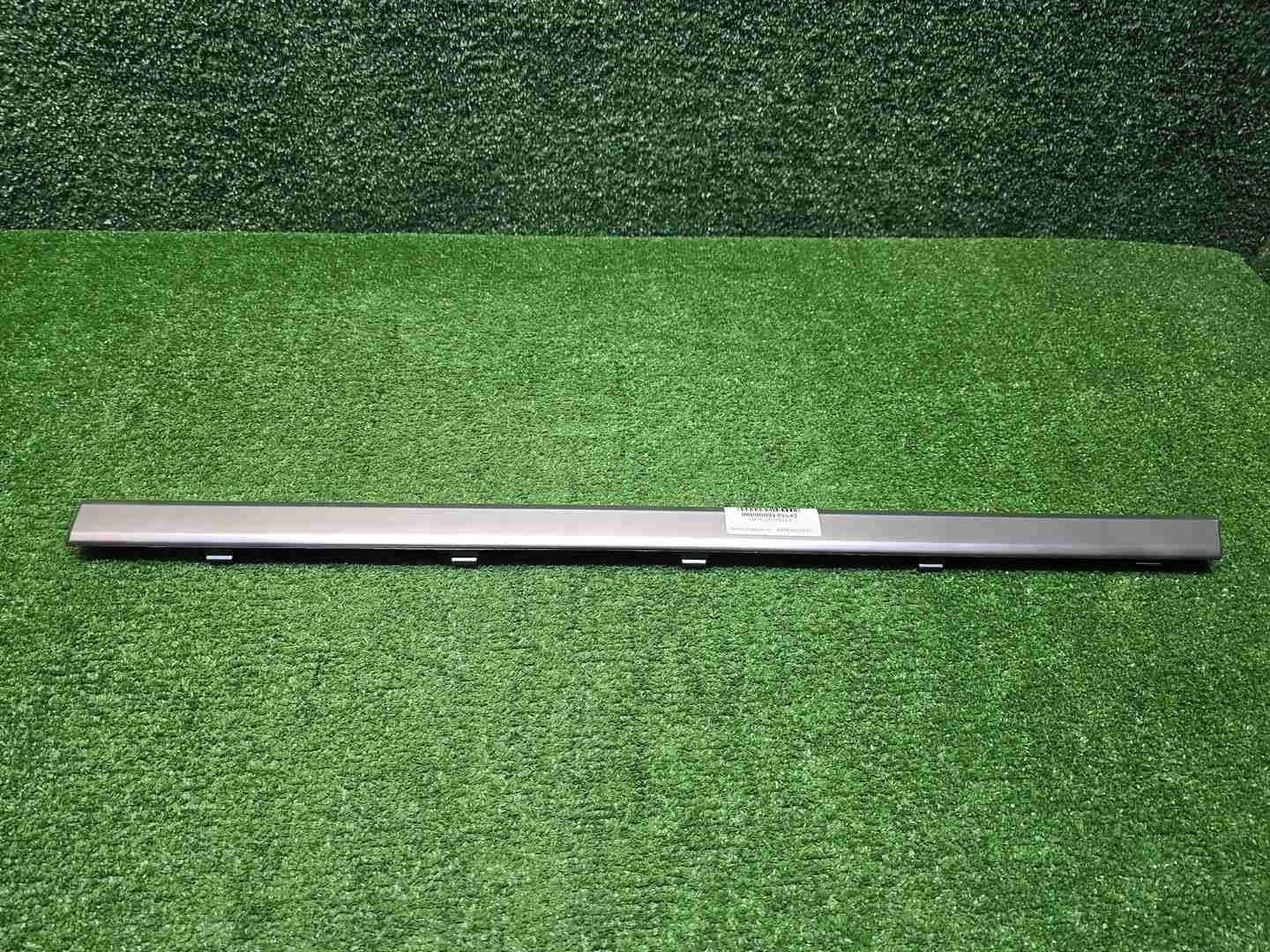 Накладка двери левая Range Rover Vogue 4 (12-22)