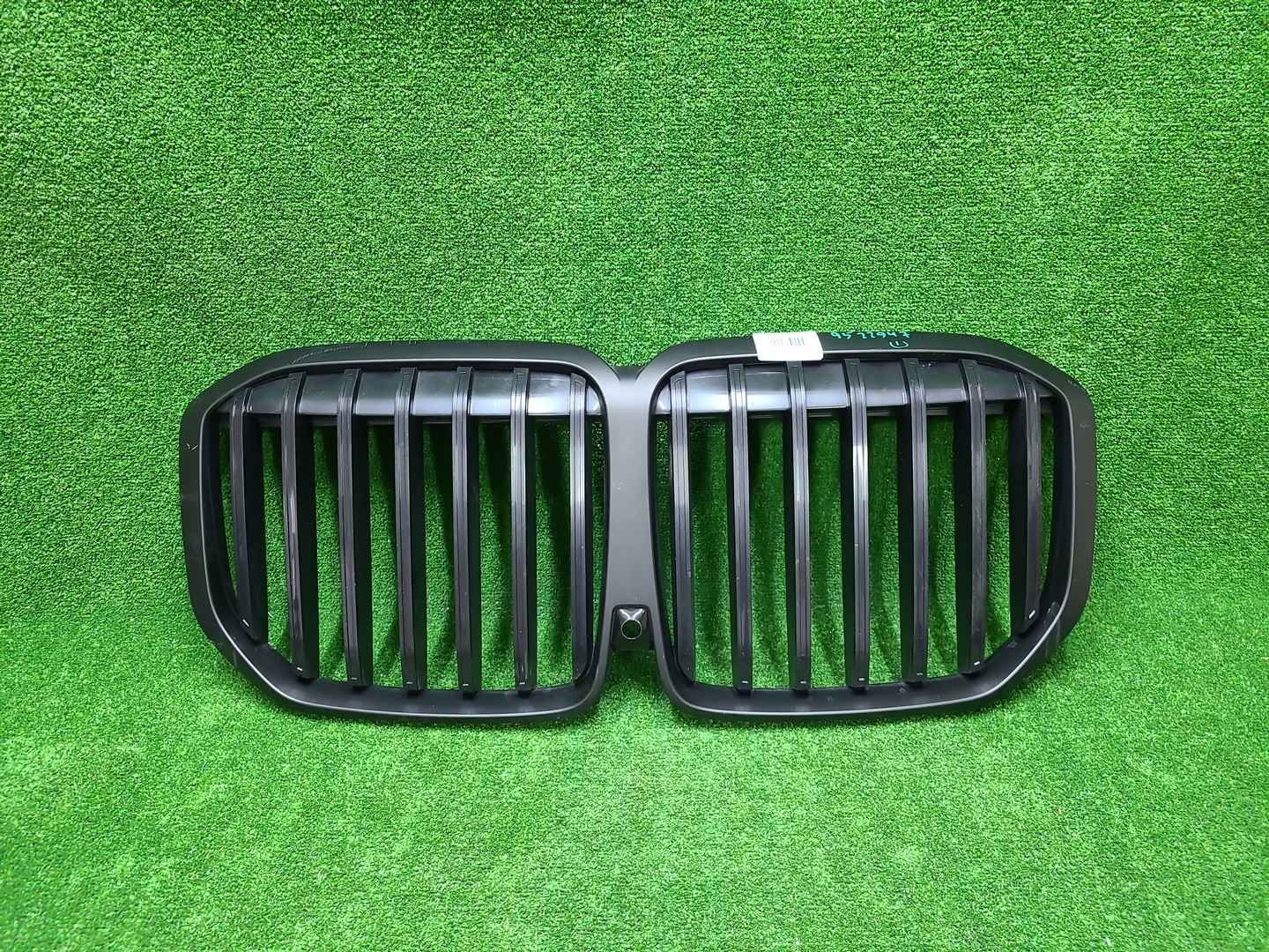Решетка радиатора BMW X7 G07 (2022-н.в.)