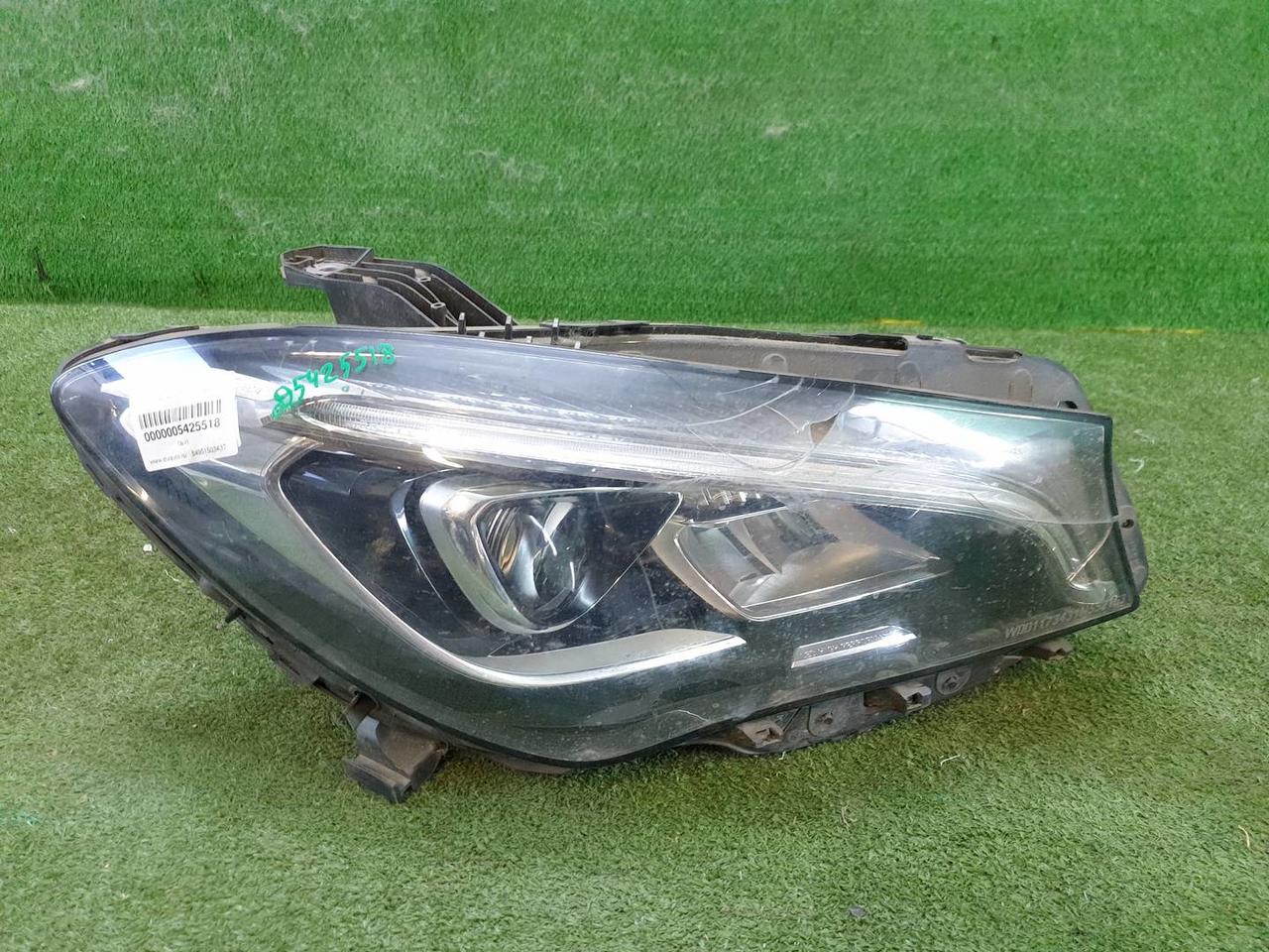 Фара правая Mercedes CLA C117 (2016-2019) LED