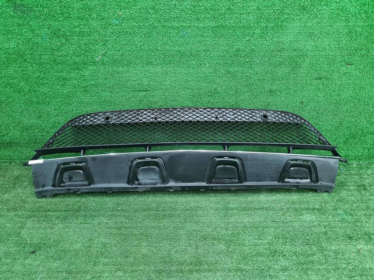 Решетка перед. бампера Mercedes GLC X253 15-19 AMG