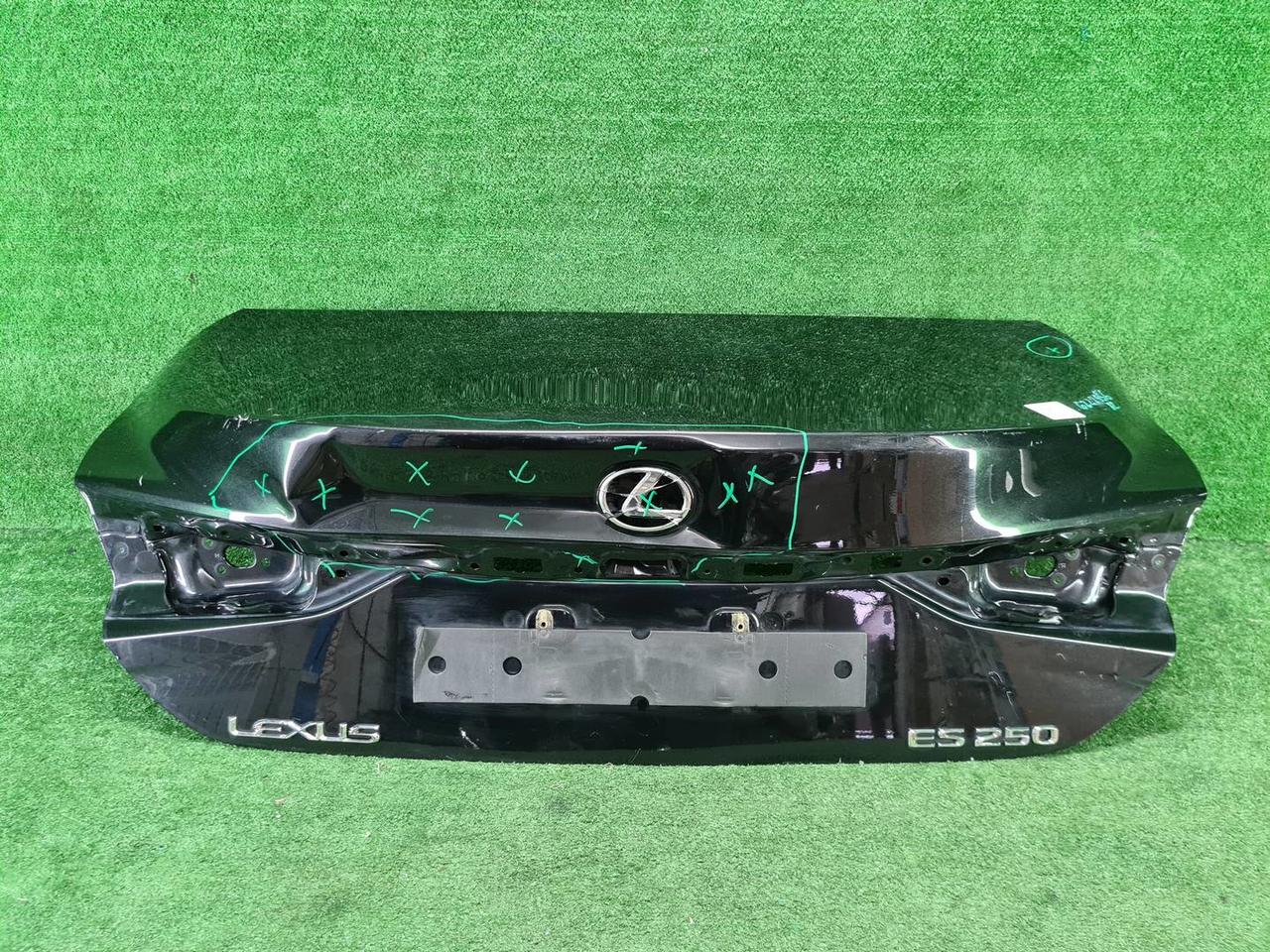 Крышка багажника Lexus ES 7 (2018-н.в.)