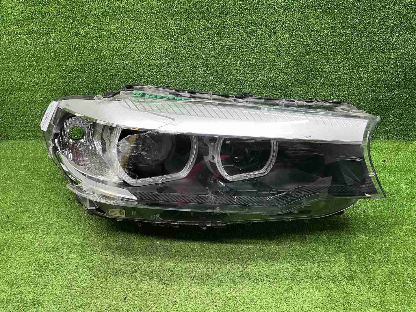 Фара правая BMW 5er G30 (2017-2020) LED