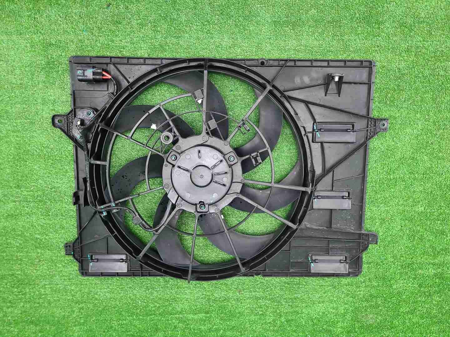 Диффузор с вентилятором Geely Coolray (2019-н.в.)