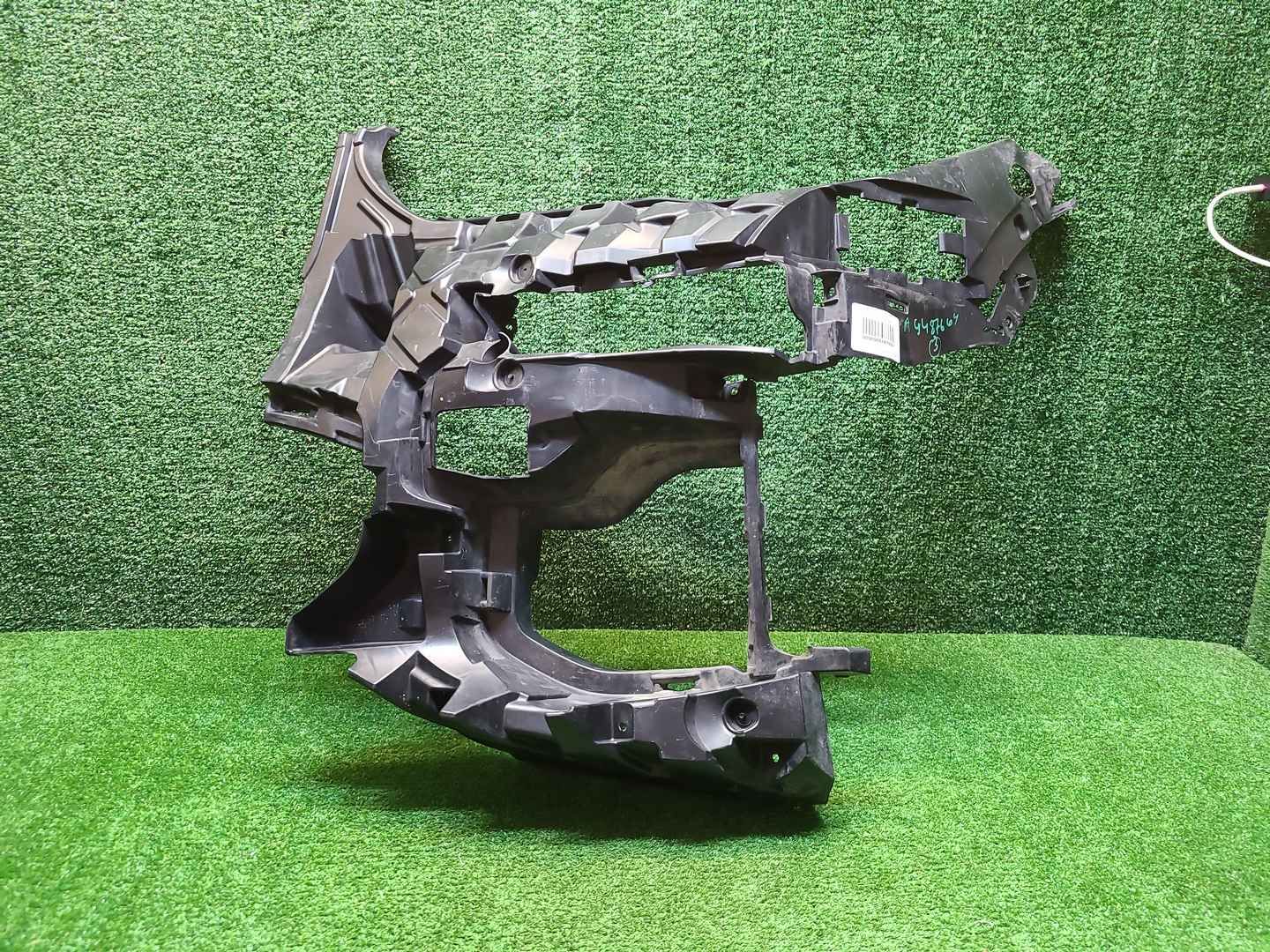Кронштейн бампера левый BMW X5 G05 (18-23) M-paket
