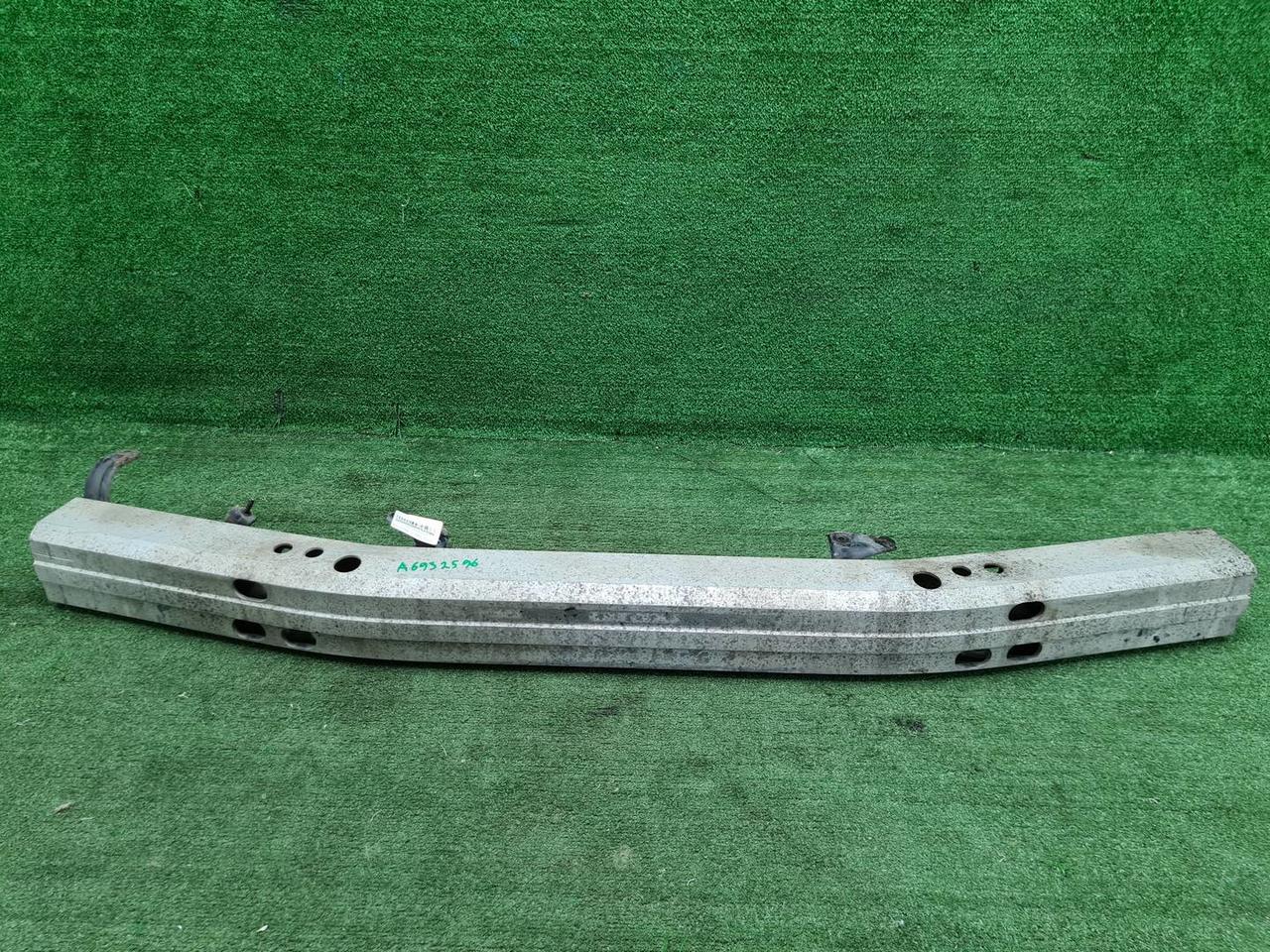 Усилитель передний Toyota Land Cruiser 200 (07-15)