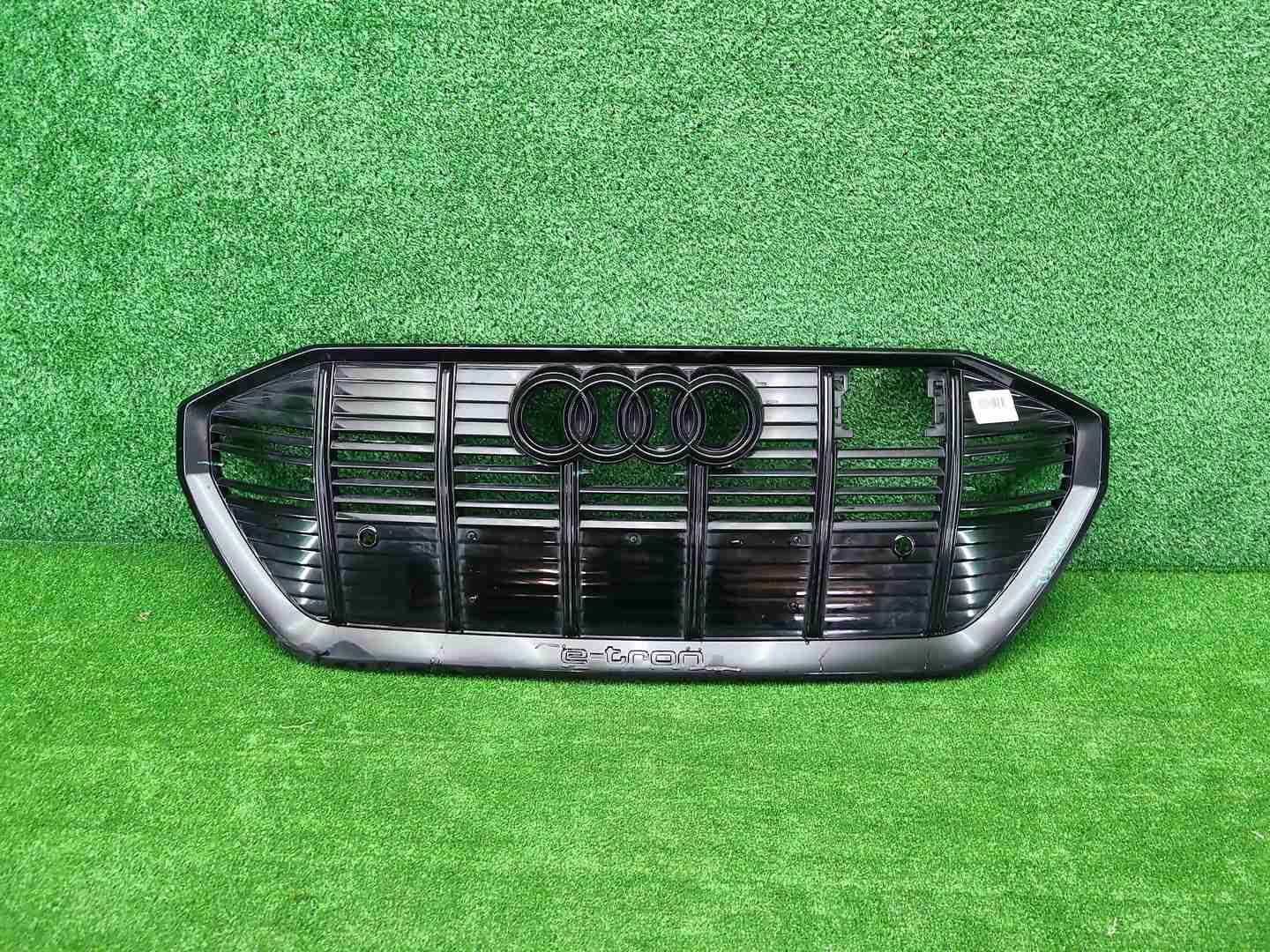 Решетка радиатора Audi E-tron (2018-2023)
