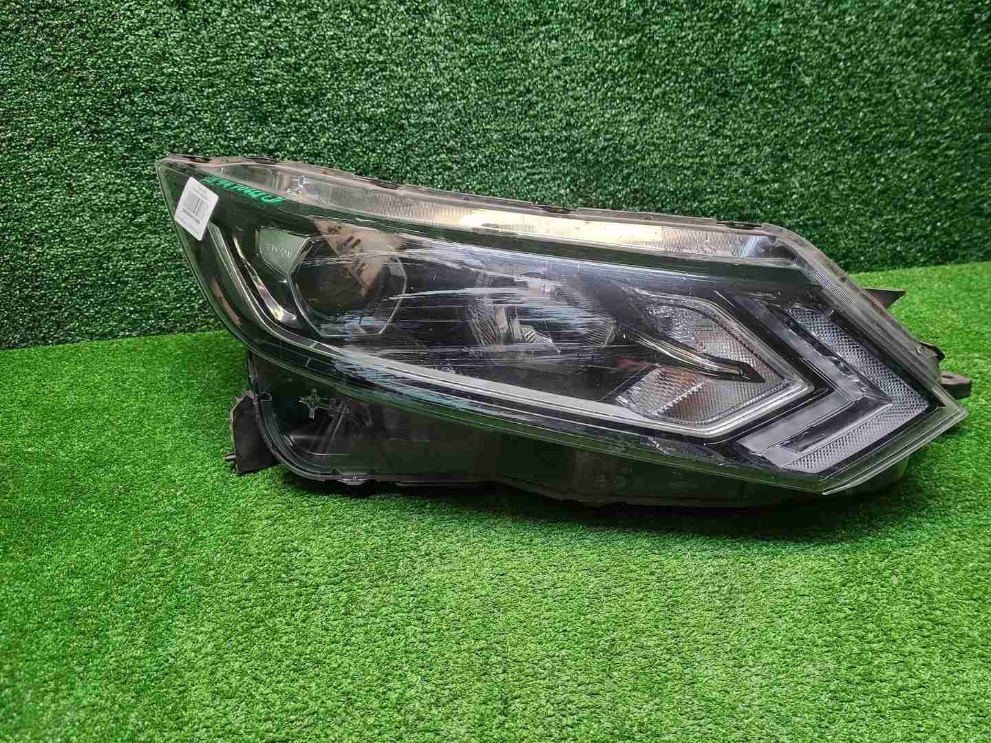 Фара правая Nissan Qashqai 2 j11 (17-23) галоген