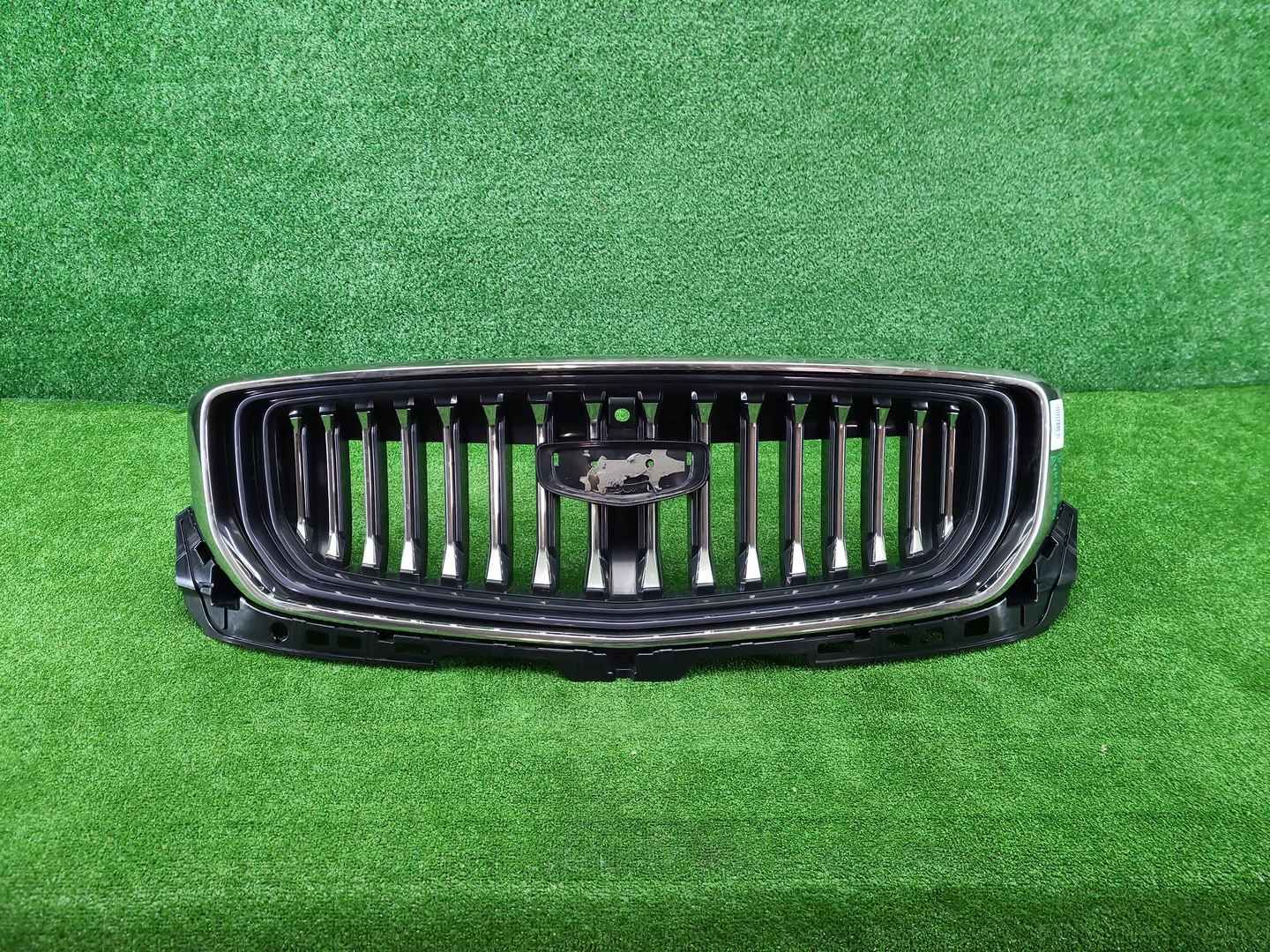 Решетка радиатора Geely Monjaro (2021-н.в.)