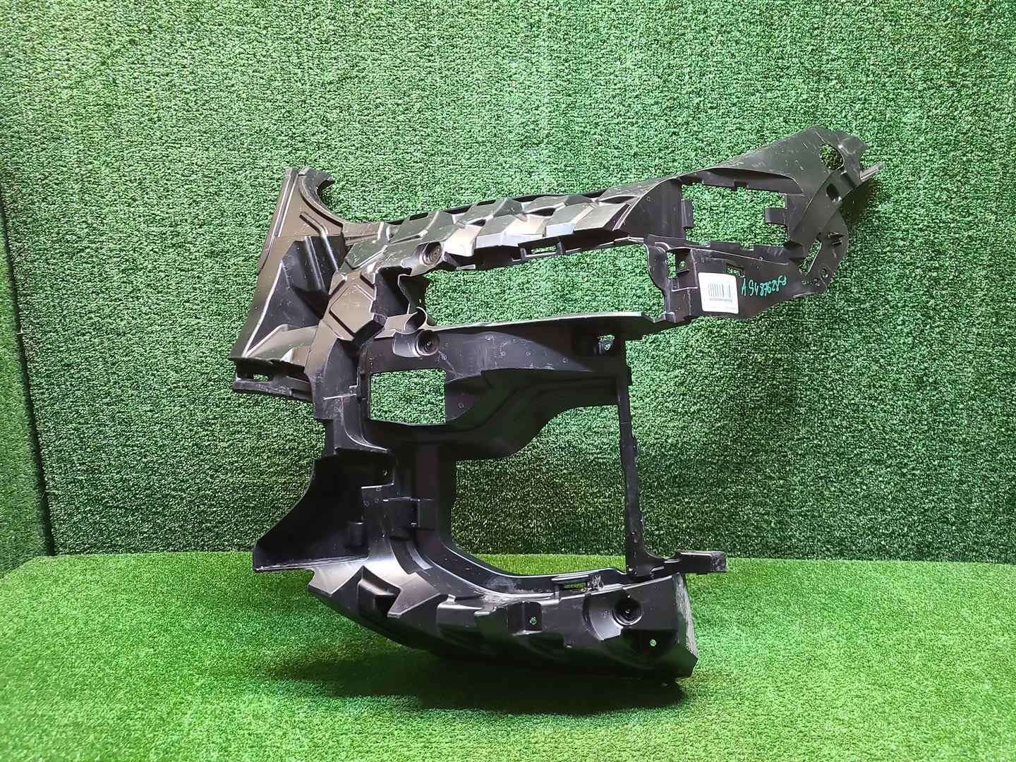 Кронштейн бампера левый BMW X5 G05 (18-23) M-paket