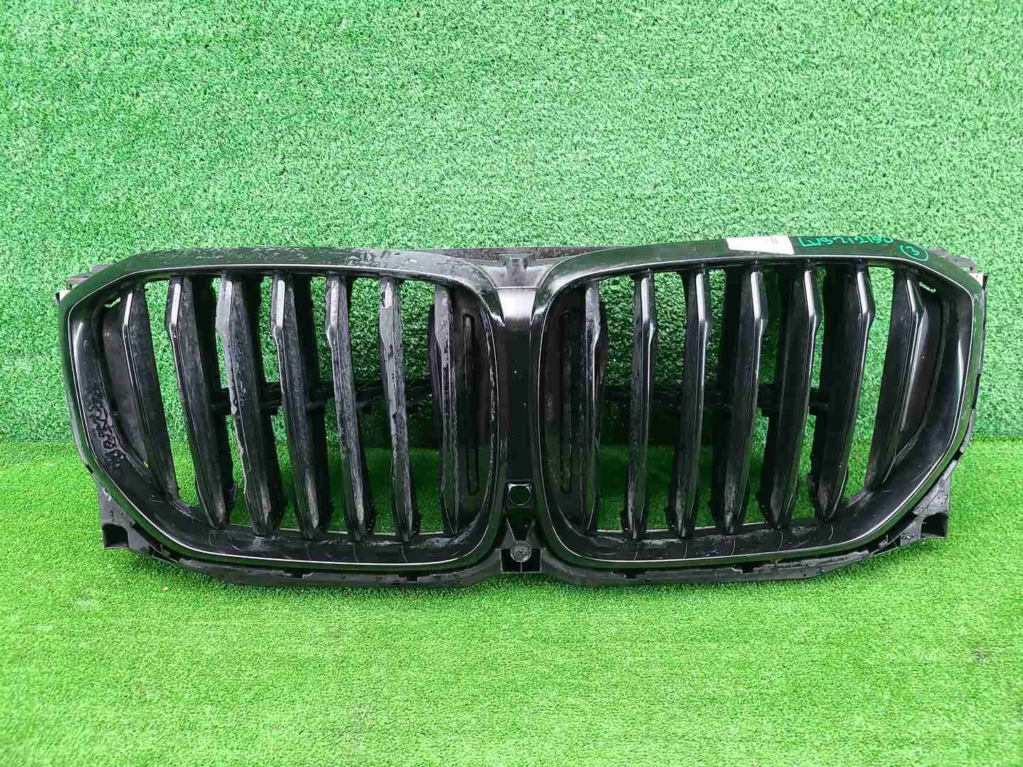 Решетка радиатора BMW X5 G05 (2018-2023)
