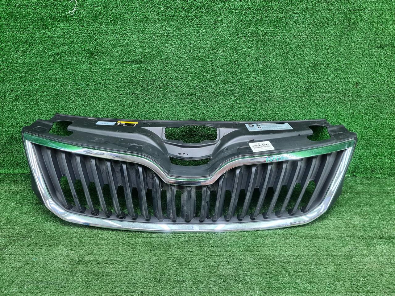 Решетка радиатора Skoda Rapid 1 (2012-2020)