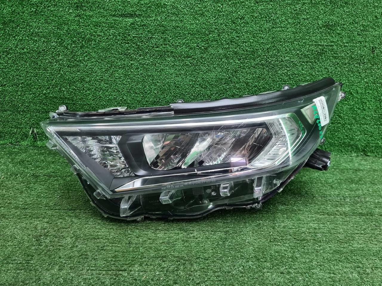 Фара левая Toyota RAV4 5 XA50 (2018-н.в.) LED