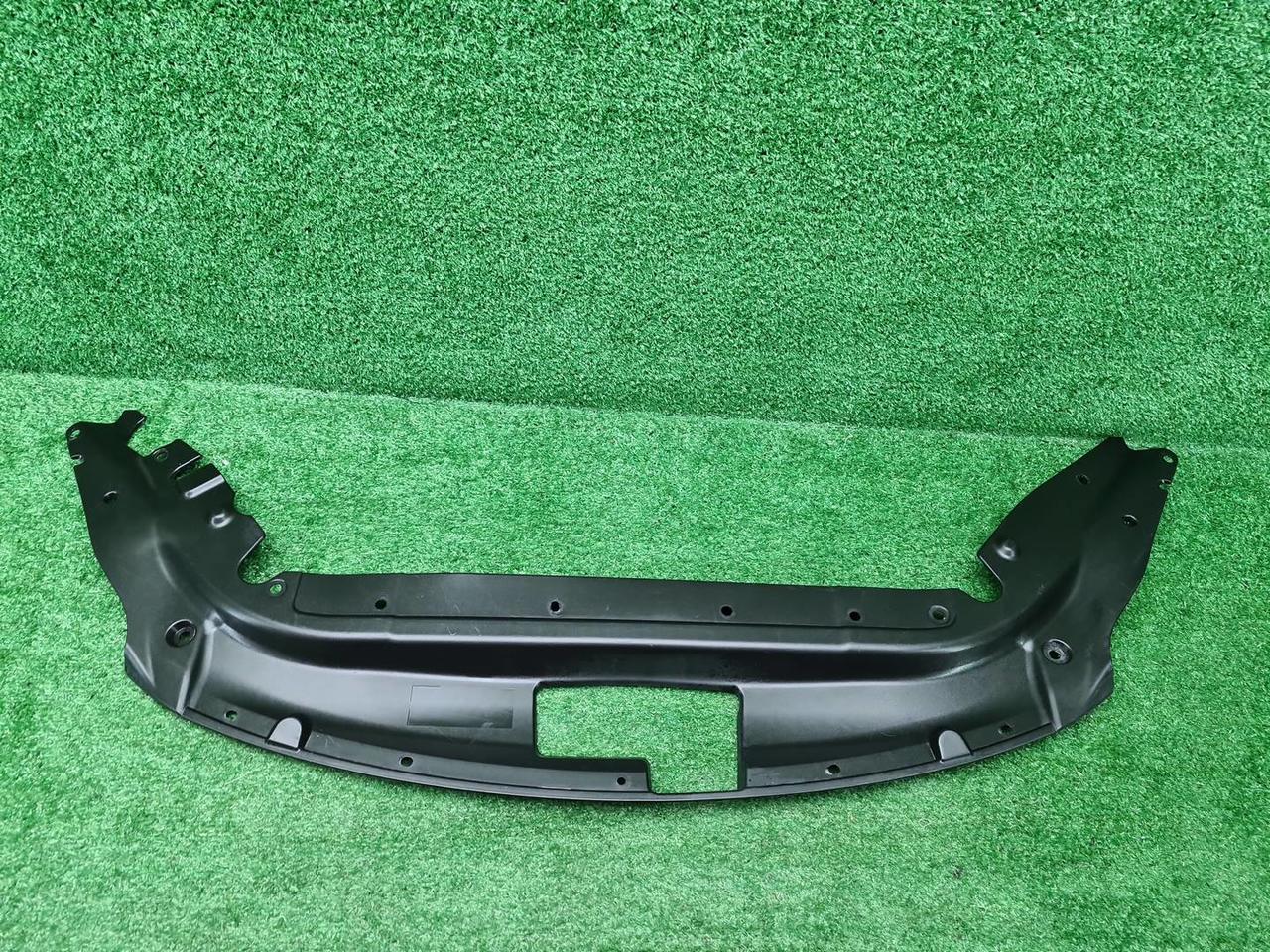 Кожух замка капота Nissan Sentra B17 (2012-2017)
