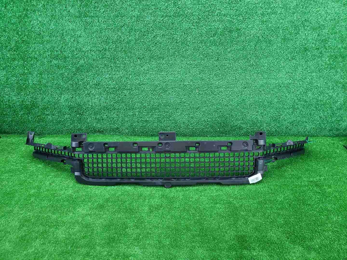 Решетка бампера Land-Rover Defender 2 L663 (19-нв)