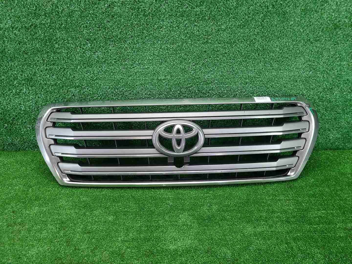 Решетка радиатора Toyota Land Cruiser 200 (2012-2015)