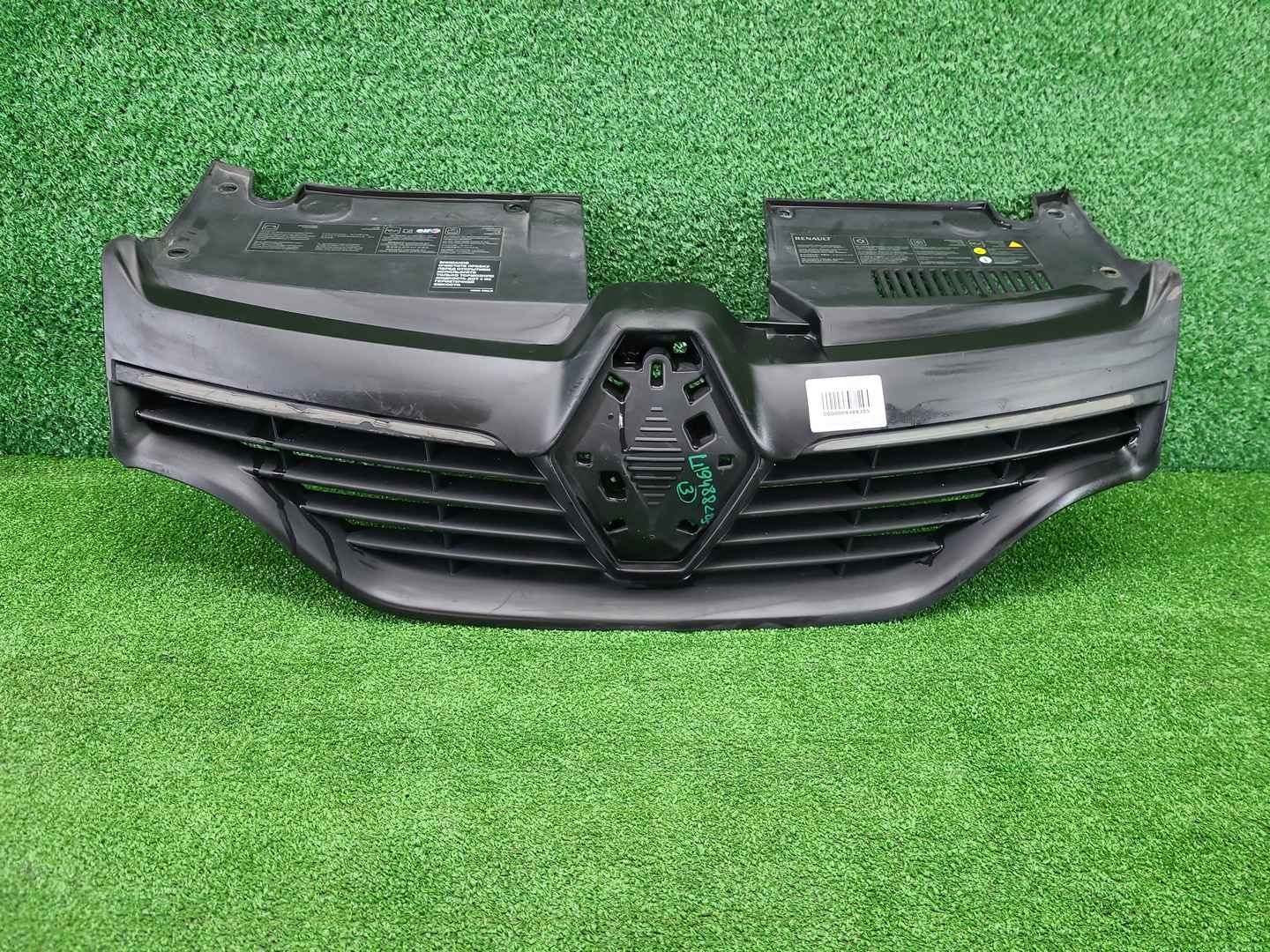Решетка радиатора Renault Logan 2 (2014-2018)