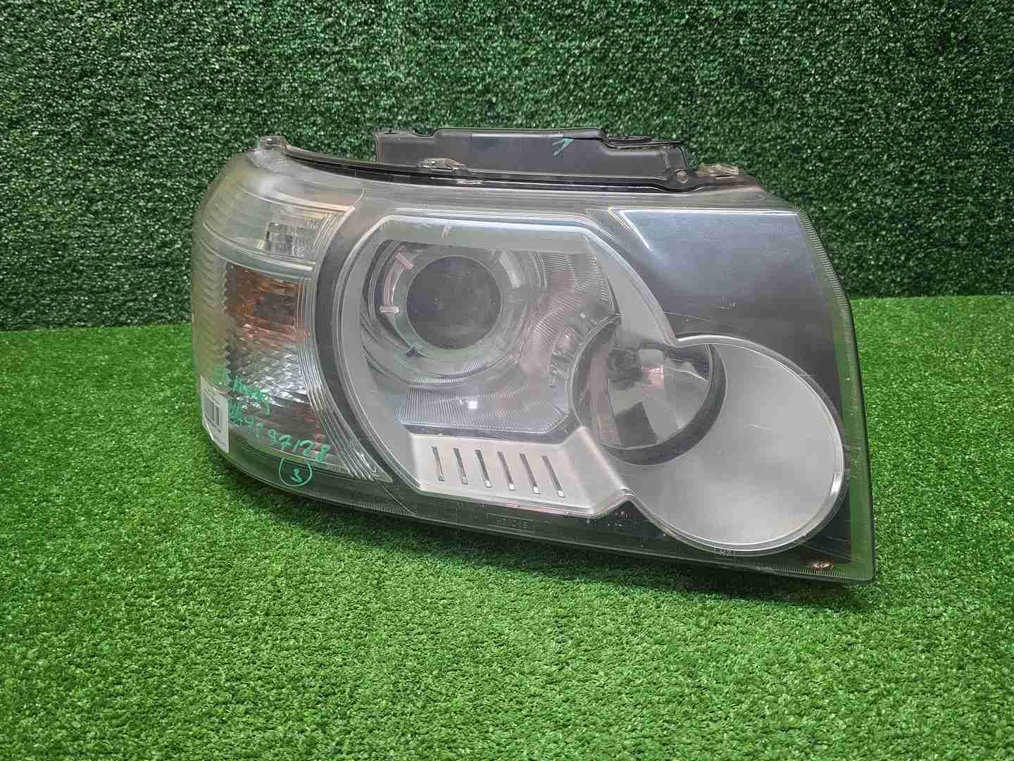 Фара правая Land-Rover Freelander 2 (2006-2012)