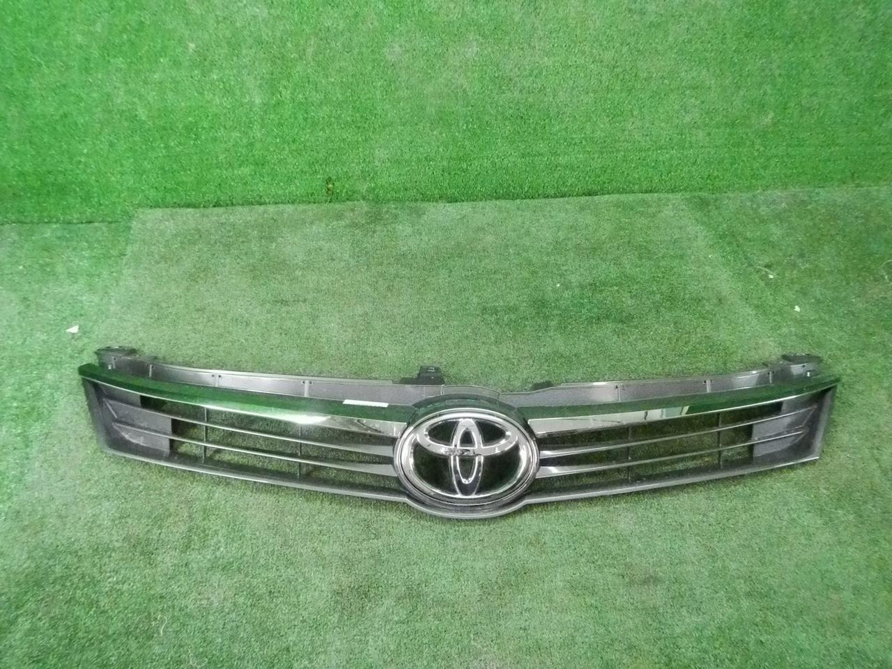 Решетка радиатора Toyota Camry xv50 (2014-2017)