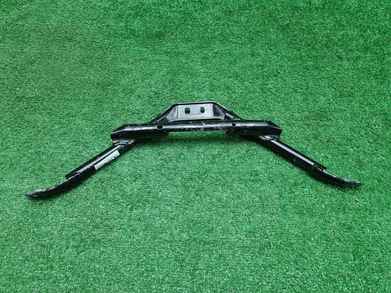Распорка передняя BMW 4er G22 (2020-н.в.)