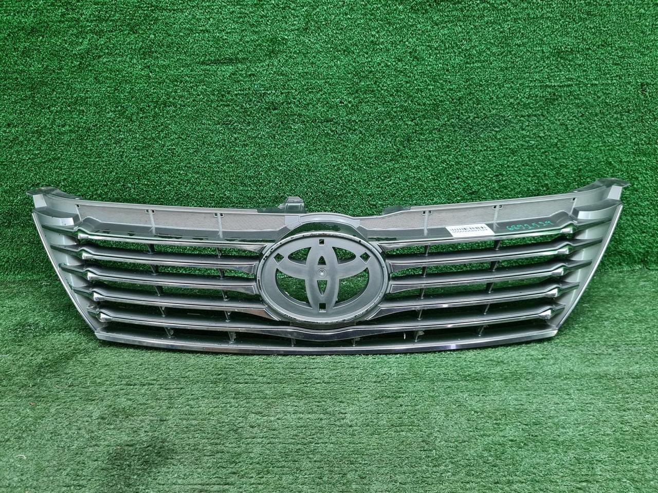 Решетка радиатора Toyota Camry XV50 (2011-2014)