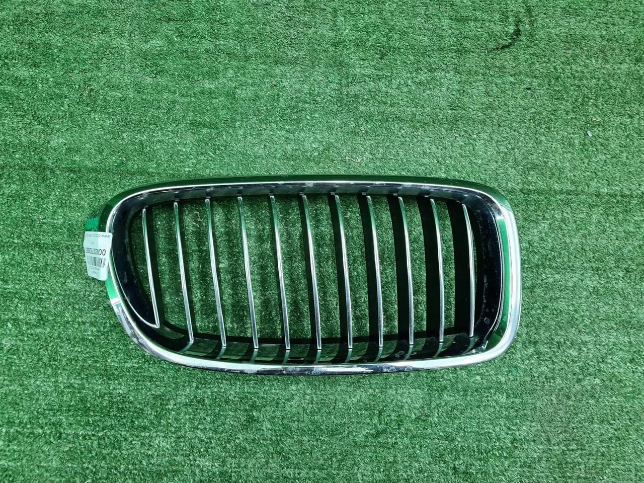 Решетка радиатора правая BMW 3er F30 (2011-2020)