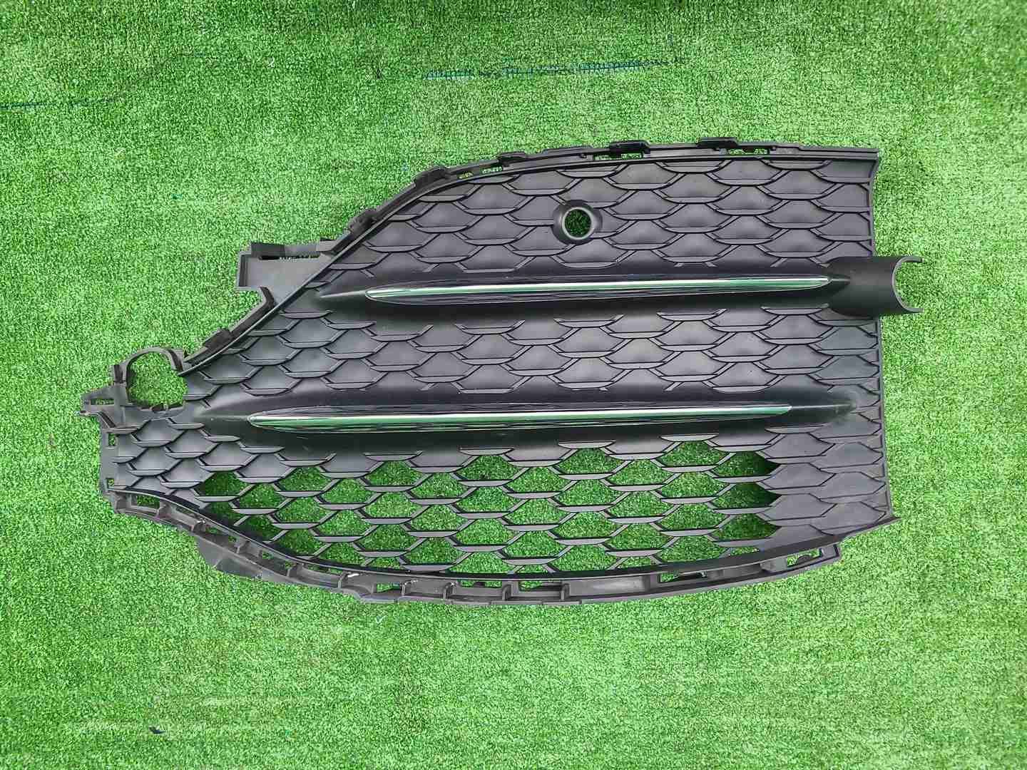 Решетка перед. бампера Mercedes GLE V167 18-24 AMG