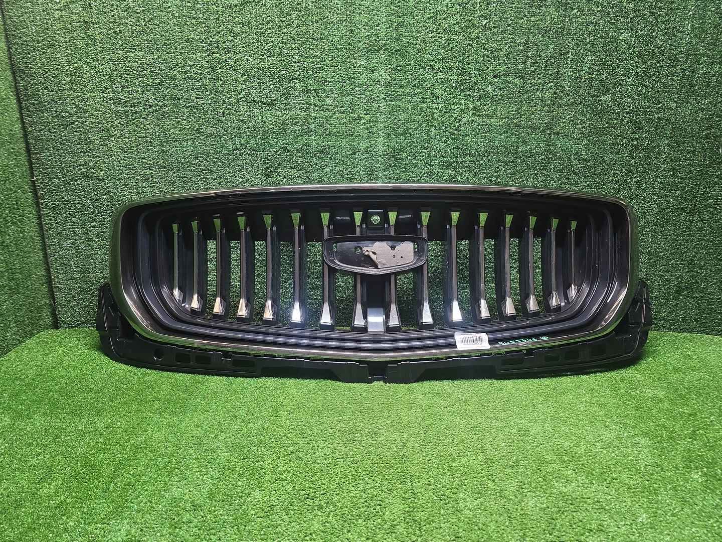 Решетка радиатора Geely Monjaro (2021-н.в.)