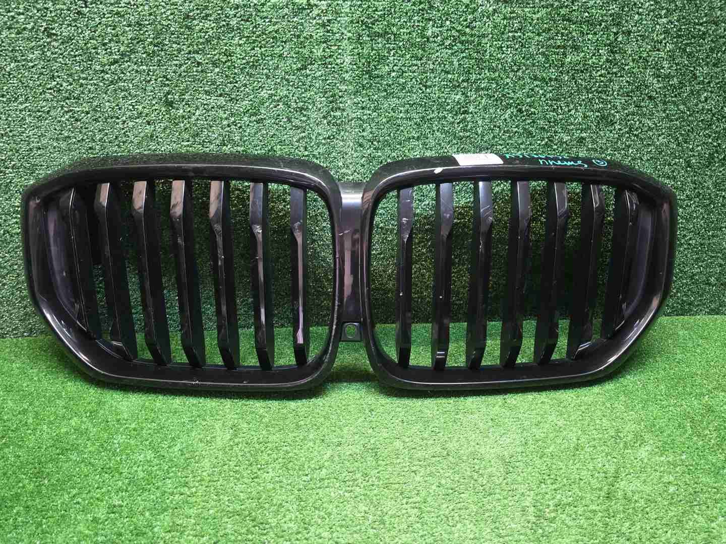 Решетка радиатора BMW X5 G05 (2023-н.в.)