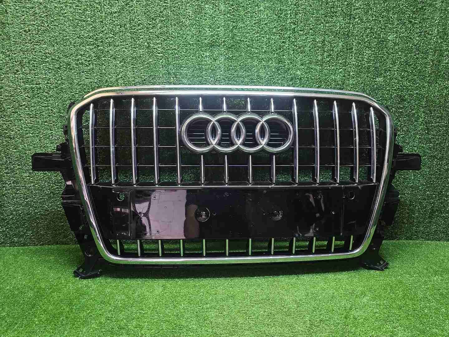 Решетка радиатора Audi Q5 1 8R (2012-2017)