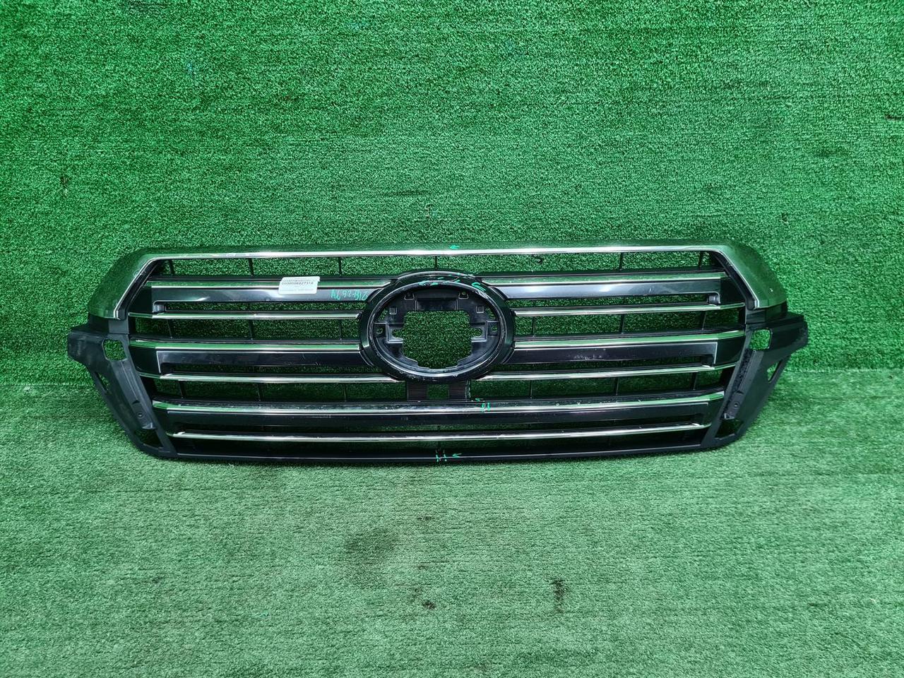 Решетка радиатора Toyota Land Cruiser 200 (15-21)