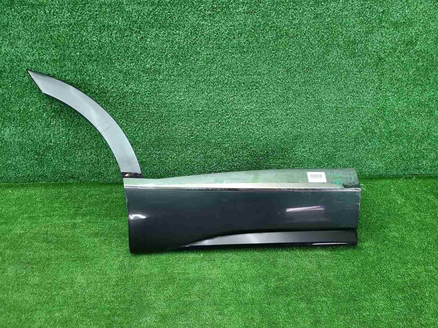 Накладка двери задняя правая Genesis GV80 (20-нв)
