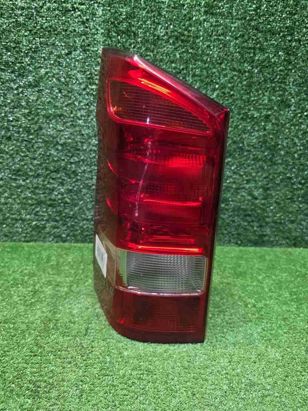Фонарь правый Mercedes V W447 (2014-н.в.)