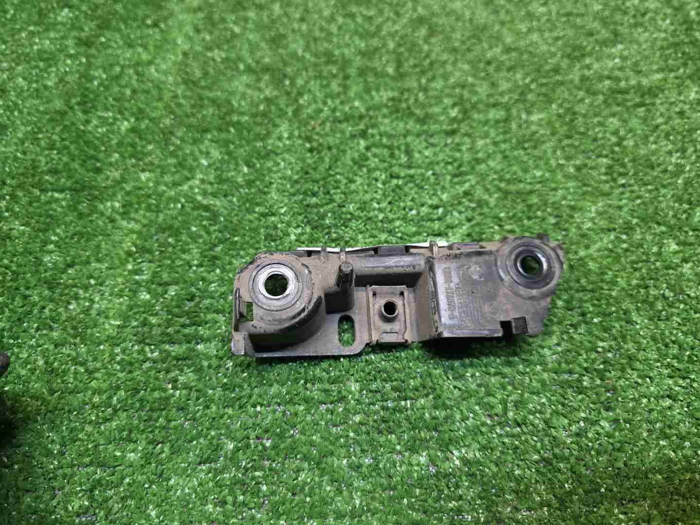 Кронштейн бампера левый LR Defender 2 L663 (19-нв)