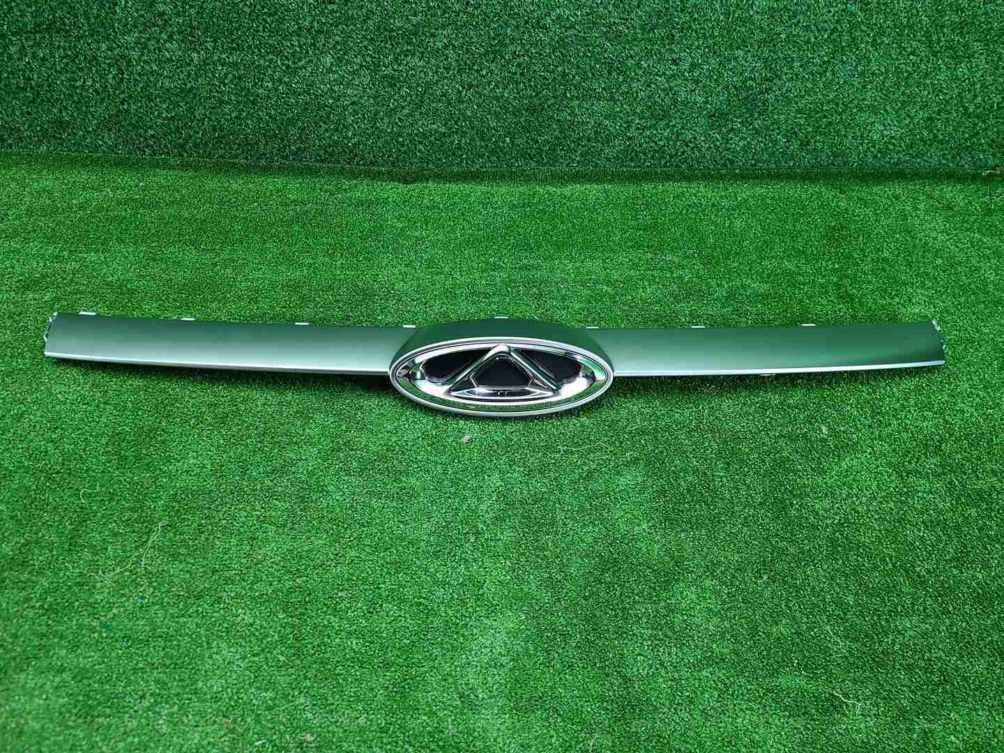 Накладка решетки радиатора Chery Arrizo 8 (22-нв)