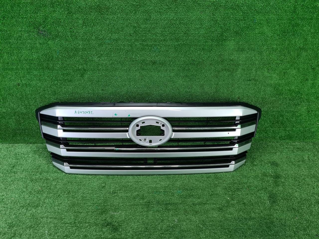 Решетка радиатора Toyota Land Cruiser 300 2021-нв